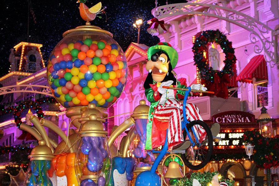 Very merry Christmas party tips for families