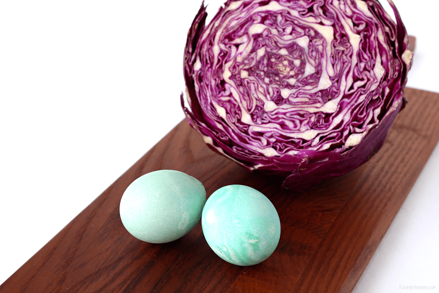 How to dye Easter eggs naturally