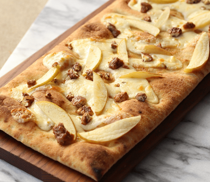 Easy apple pepper jack flatbread