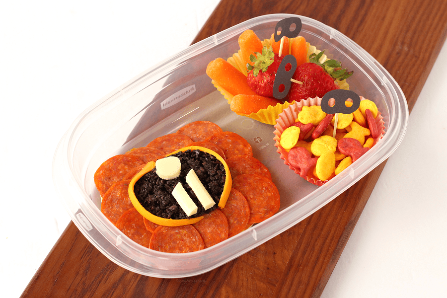 FREE Incredibles 2 Lunch Notes Printable + Incredible Bento Box Idea | Get ready for Disney Pixar's Incredibles 2 movie with this fun & easy kids lunch idea + free lunchbox notes featuring Mr. Incredible, Elastigirl, Edna & more. #Incredibles2 #FrigoCheeseHeads #Disney #FreePrintables #lunchbox #BentoBox