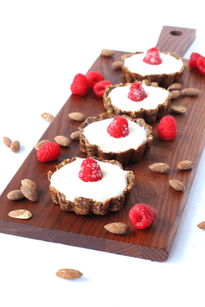 Breakfast tarts for kids Busy morning with kids? Make Easy Yogurt Tarts for a Quick Breakfast Idea! Healthy meal for last minute back-to-school mornings #Breakfast #HealthyRecipe #Recipe 