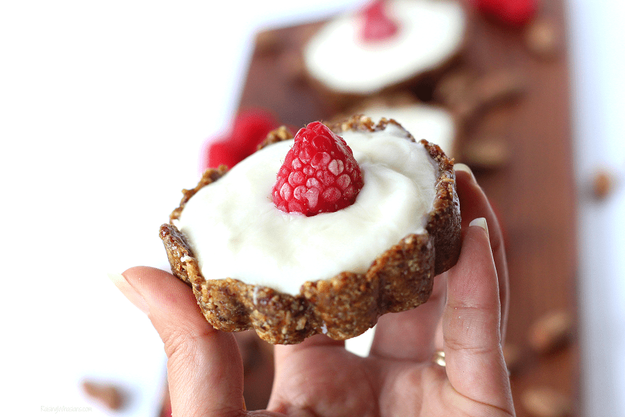 Busy morning with kids? Make Easy Yogurt Tarts for a Quick Breakfast Idea! Healthy meal for last minute back-to-school mornings #Breakfast #HealthyRecipe #Recipe 
