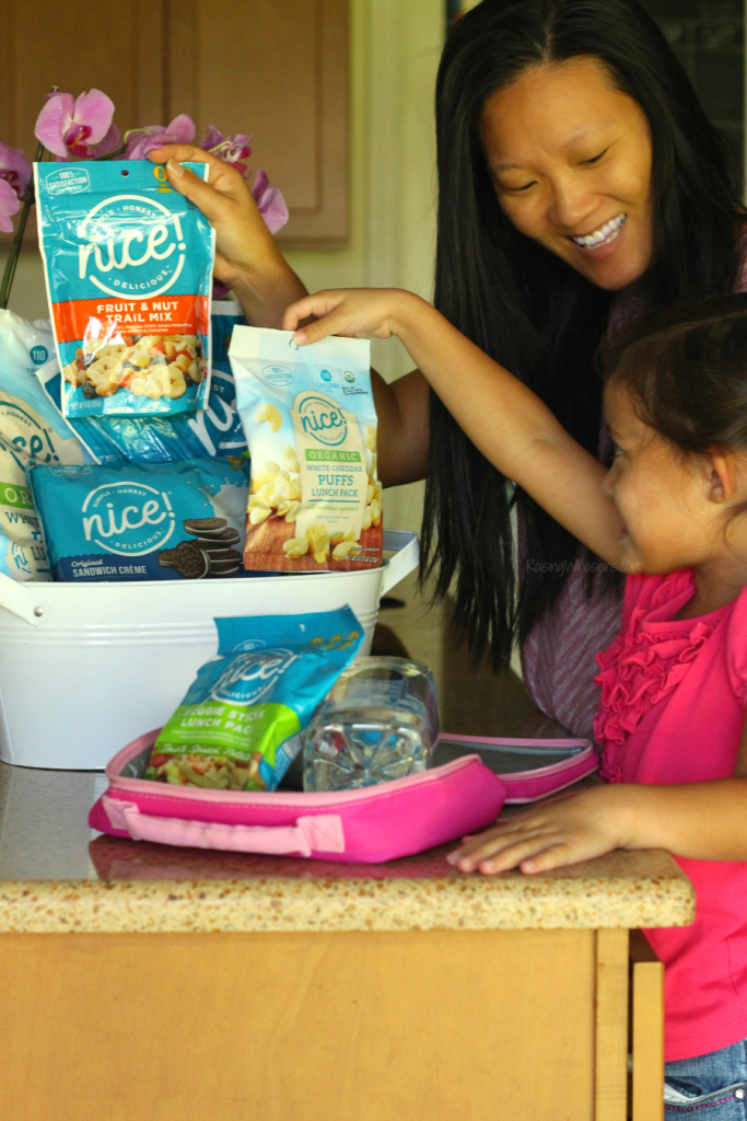 Nice back to school snacks Free kindergarten printable - Kindergarten Tips for Parents + FREE Checklist Printable | Best tips to get your child ready for the school year + checklist & emergency contact printables - Prepare for Kindergarten with this free printable and tips for moms from a new kindergarten mom. #Kindergarten #BacktoSchool #FreePrintable