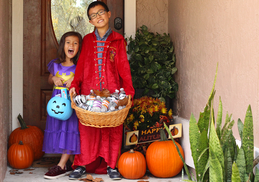 Free trick or treat water bottle labels
