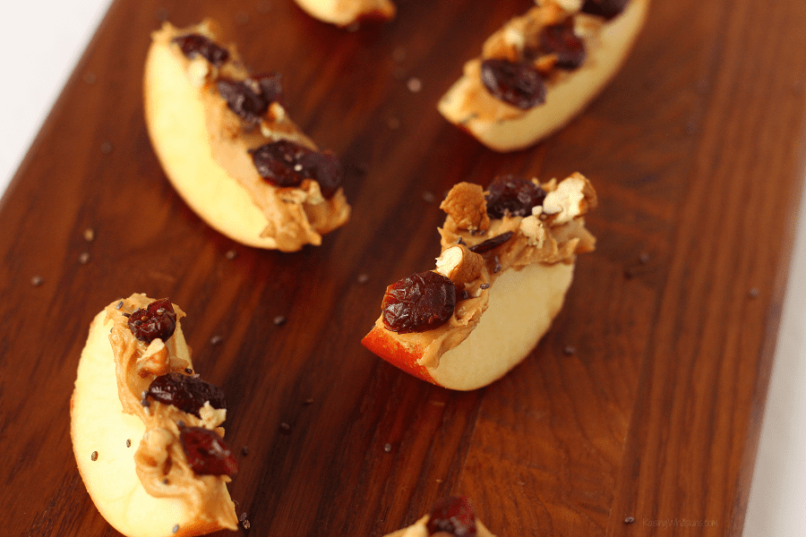 Looking for an easy, healthy snack idea? Try these Kid-Approved Apple Bites with sweet fall flavors & protein packed! Allergy-friendly snacks #Snack #AllergyFriendly #HealthySnack #Recipe