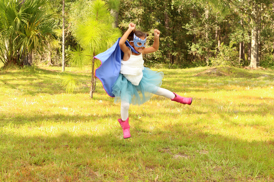 Why girls should play superheroes Why girls should play superheroes