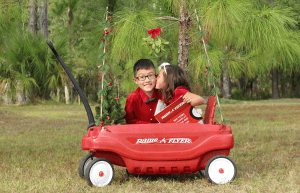 DIY Christmas kissing booth