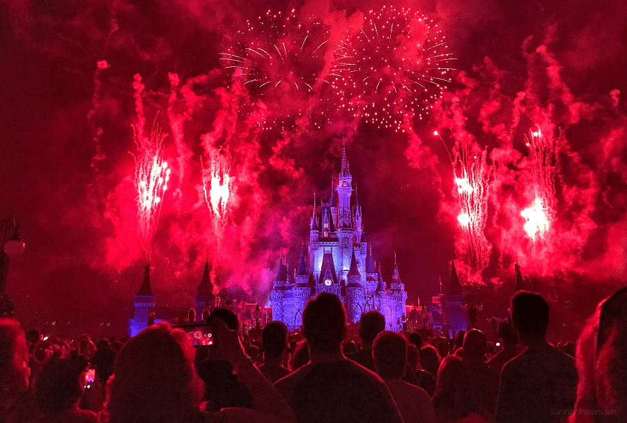 Holiday wishes fireworks show 2018 Holiday wishes fireworks show 2018