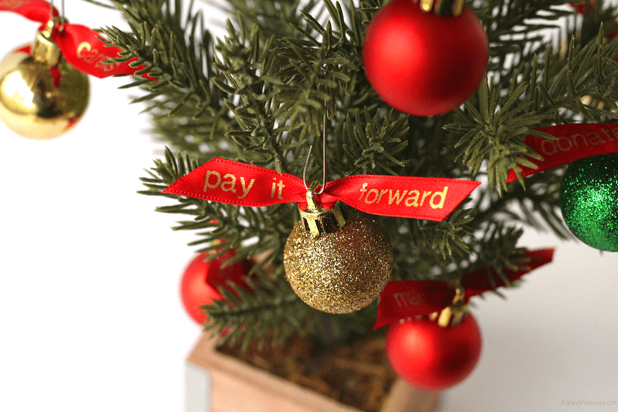 Ways for kids to give back at Christmas Ways for kids to give back at Christmas