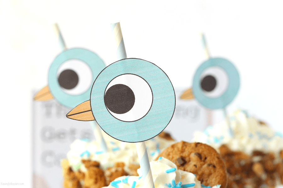 Mo Willems pigeon party FREE Pigeon Printable Straw Topper + 16th BIRD-day Milkshake | Celebrate Mo Willems Pigeon's birthday with easy freakshake recipe, perfect themed party idea #BirthdayParty #PartyPlanning #Recipe #FreePrintable #FreakShake #Dessert
