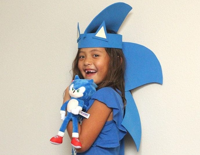 DIY sonic the hedgehog party hat