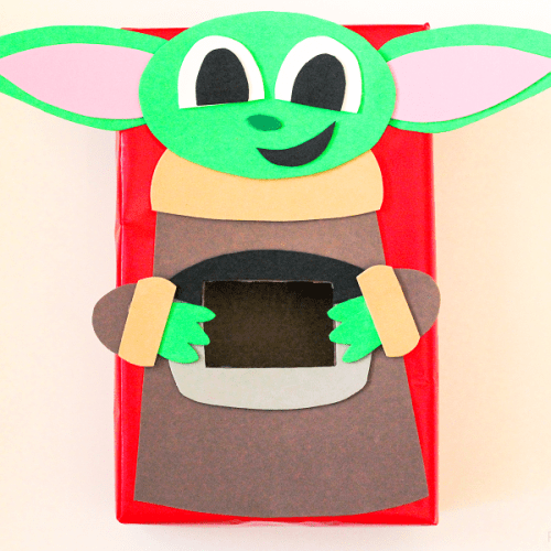 Baby Yoda valentine box